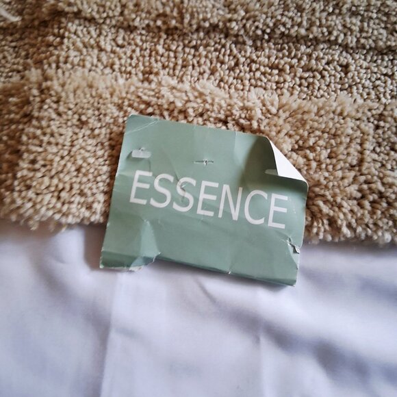 NWT Essence Beige Rug - Picture 2 of 10